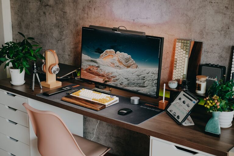 Consejos prácticos para un espacio de trabajo en casa eficiente y cómodo