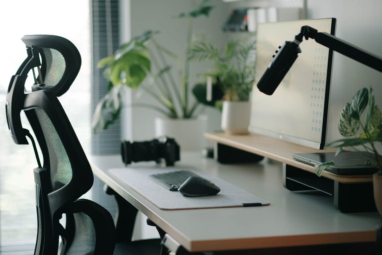 Consejos prácticos para organizar un espacio de trabajo en casa eficiente y cómodo